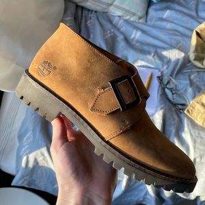 Women’s “buckle-up” Timberlands ❕